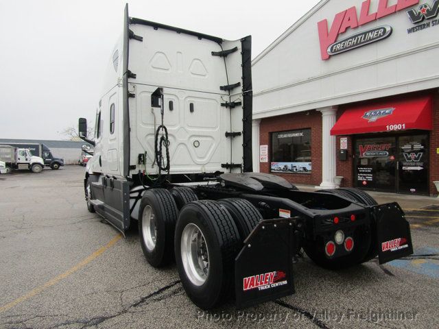 2021 Freightliner Cascadia 126-11