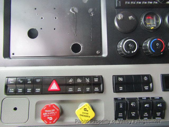 2021 Freightliner Cascadia 126-21