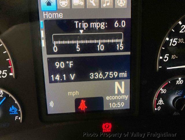 2021 Freightliner Cascadia 126 Picture 3 2021 Freightliner Cascadia 126-3
