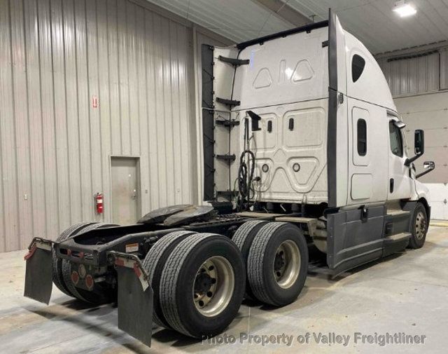 2021 Freightliner Cascadia 126 Picture 5 2021 Freightliner Cascadia 126-5