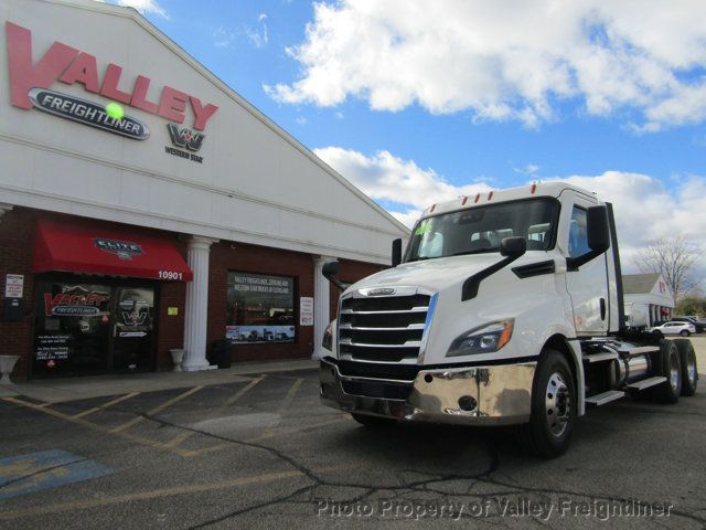 2021 Freightliner Cascadia 126-2