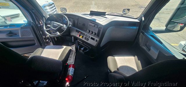 2021 Freightliner Cascadia 126-20