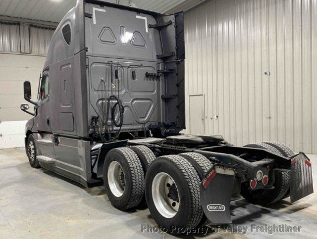2021 Freightliner Cascadia 126 Picture 2 2021 Freightliner Cascadia 126-2