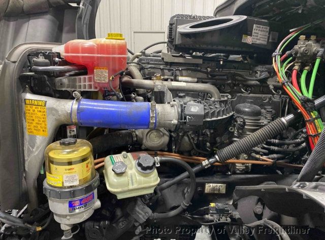 2021 Freightliner Cascadia 126 Picture 5 2021 Freightliner Cascadia 126-5