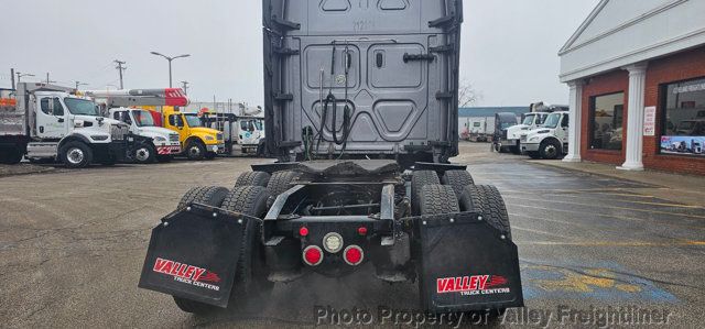 2021 Freightliner Cascadia 126-7