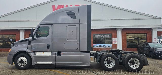 2021 Freightliner Cascadia 126-9