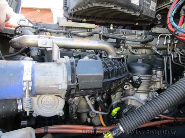 2019 Freightliner Cascadia 126-13