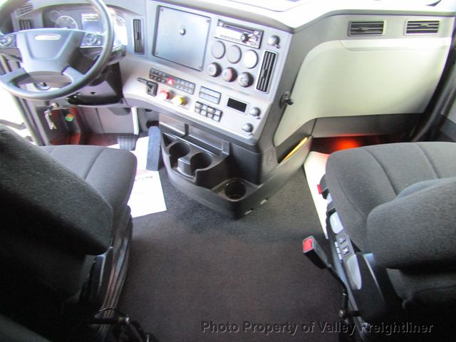 2019 Freightliner Cascadia 126-24