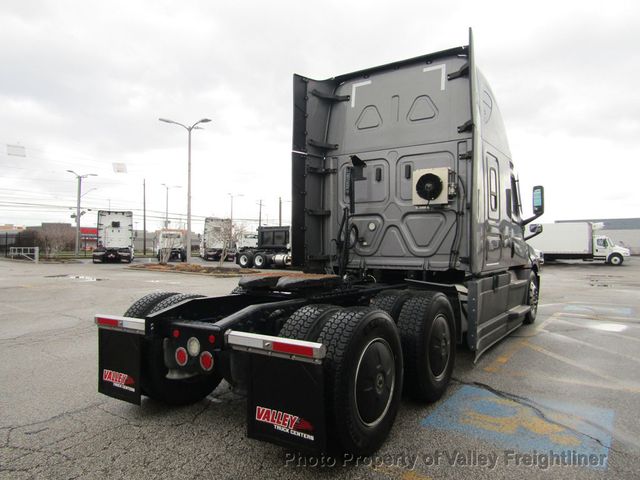 2021 Freightliner Cascadia 126-5
