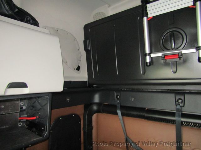 2021 Freightliner Cascadia 126-16