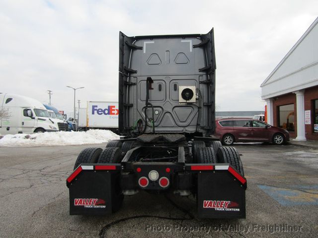 2021 Freightliner Cascadia 126-7