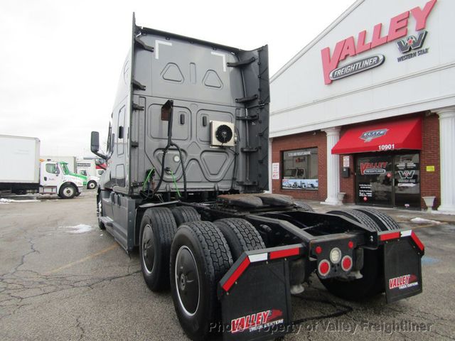 2021 Freightliner Cascadia 126-8