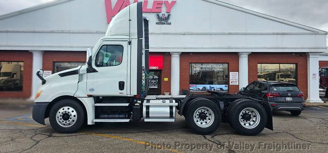 2020 Freightliner Cascadia 126-8