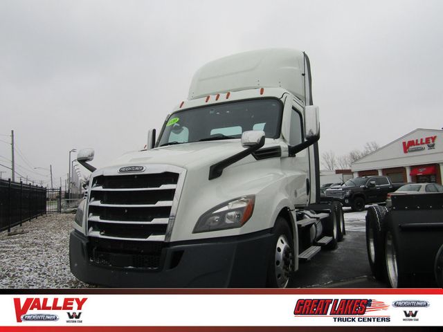 2020 Freightliner Cascadia 126