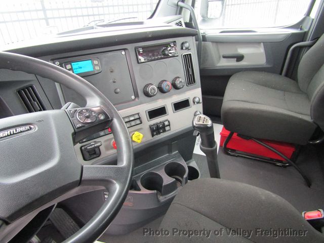 2020 Freightliner Cascadia 126-6