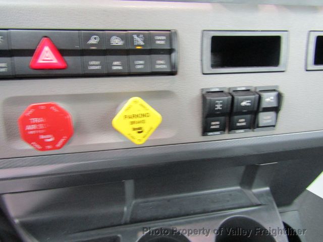 2020 Freightliner Cascadia 126-7