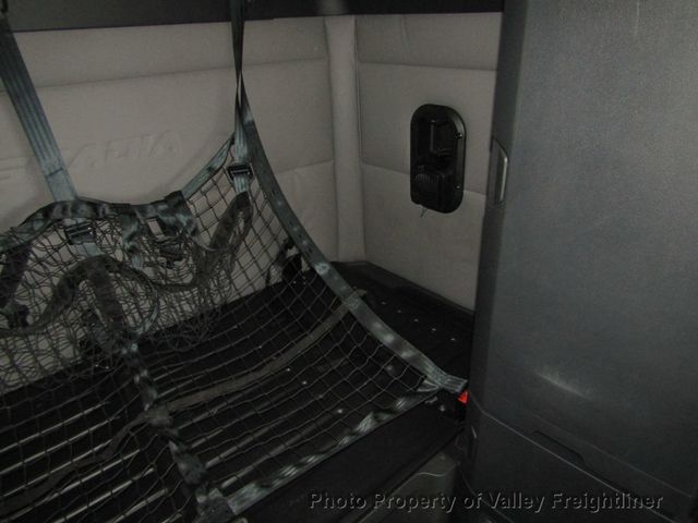 2021 Freightliner Cascadia 126-17