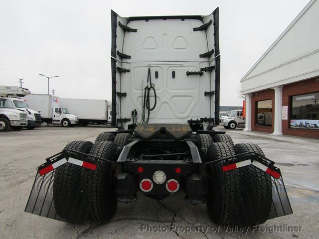 2021 Freightliner Cascadia 126-9