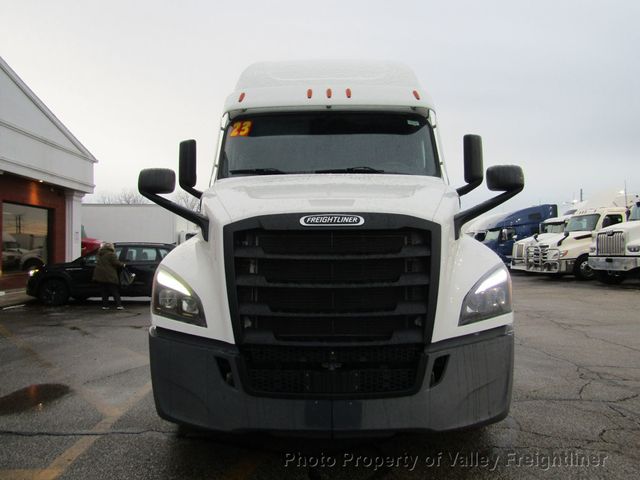 2023 Freightliner Cascadia 126-3
