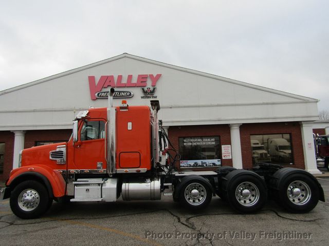 2020 Freightliner 122SD-17