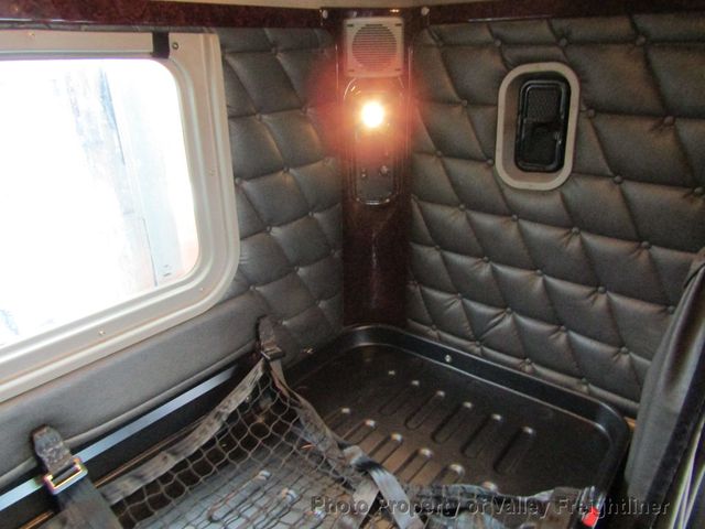 2020 Freightliner 122SD-24