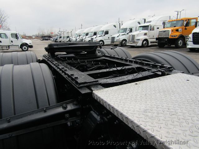 2020 Freightliner 122SD-30