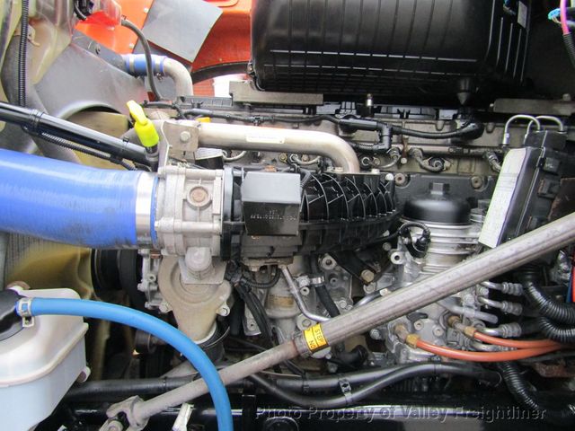 2020 Freightliner 122SD-31