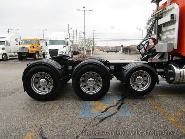 2020 Freightliner 122SD-8