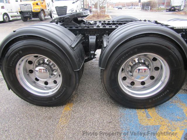 2020 Freightliner 122SD-9