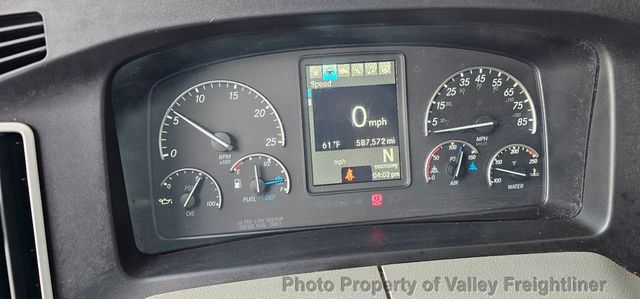 2019 Freightliner Cascadia 126-15