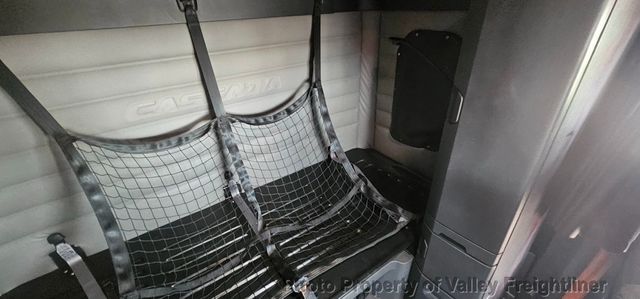 2019 Freightliner Cascadia 126-19