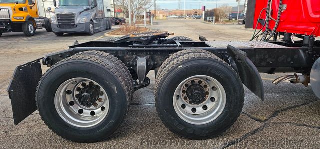 2019 Freightliner Cascadia 126-6