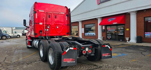 2019 Freightliner Cascadia 126-9