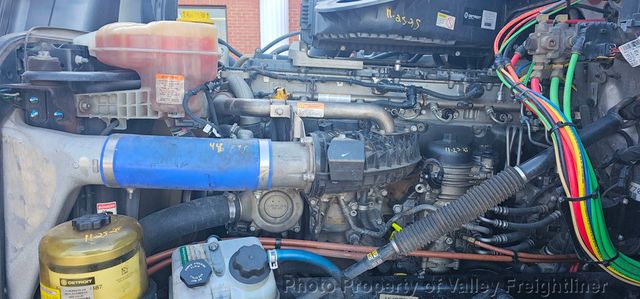 2021 Freightliner Cascadia 126-12