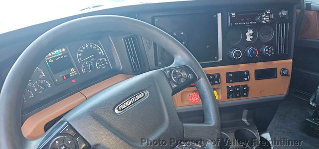 2021 Freightliner Cascadia 126-15