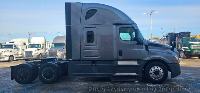 2021 Freightliner Cascadia 126-5