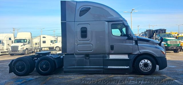 2021 Freightliner Cascadia 126-5