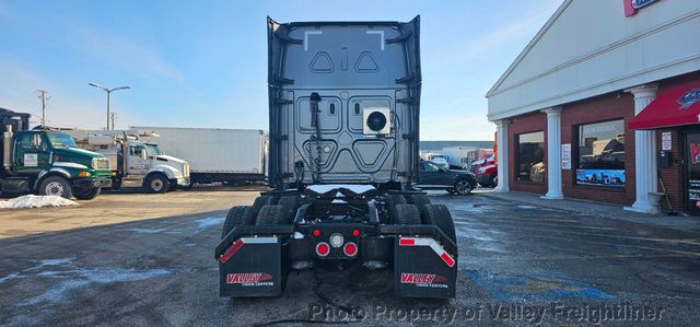 2021 Freightliner Cascadia 126-7