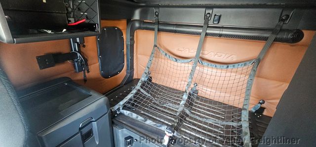 2021 Freightliner Cascadia 126-17