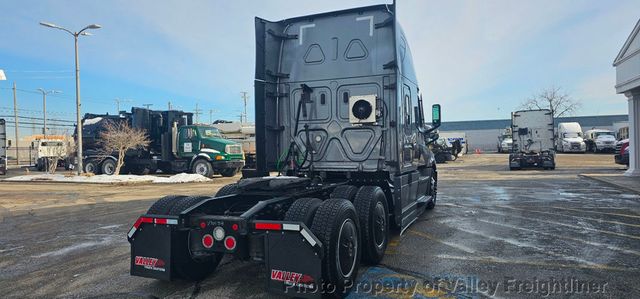 2021 Freightliner Cascadia 126-6