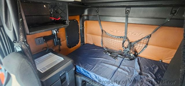 2021 Freightliner Cascadia 126-17