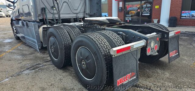 2021 Freightliner Cascadia 126-8