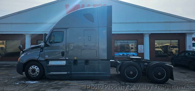 2021 Freightliner Cascadia 126-9