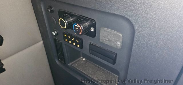 2021 Freightliner Cascadia 126-16