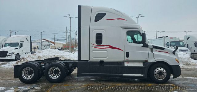 2021 Freightliner Cascadia 126-25