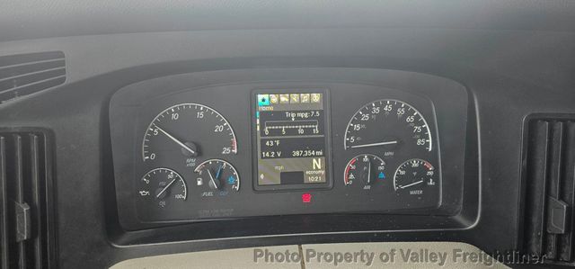 2021 Freightliner Cascadia 116-10