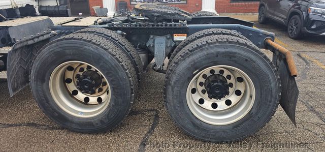 2021 Freightliner Cascadia 116-19