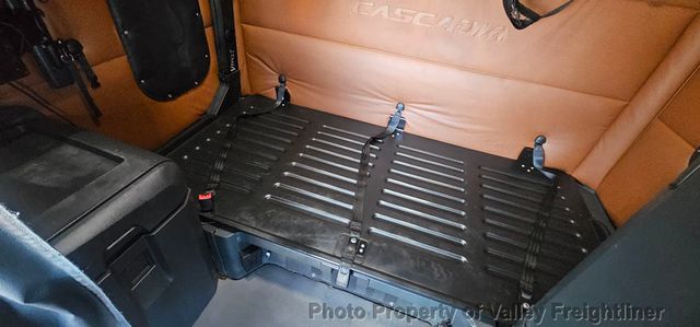 2021 Freightliner Cascadia 126-11