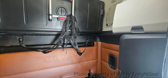 2021 Freightliner Cascadia 126-13