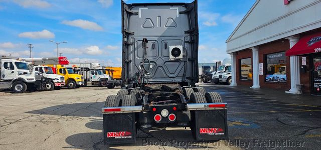 2021 Freightliner Cascadia 126-5